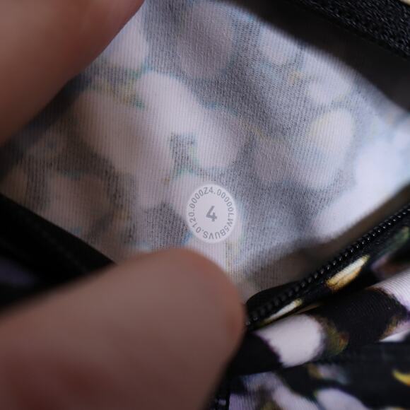 LULULEMON Speed Up Tight Full-On Luxtreme Metropolis Glow Multi Active Women's 4 - Picture 7 of 10